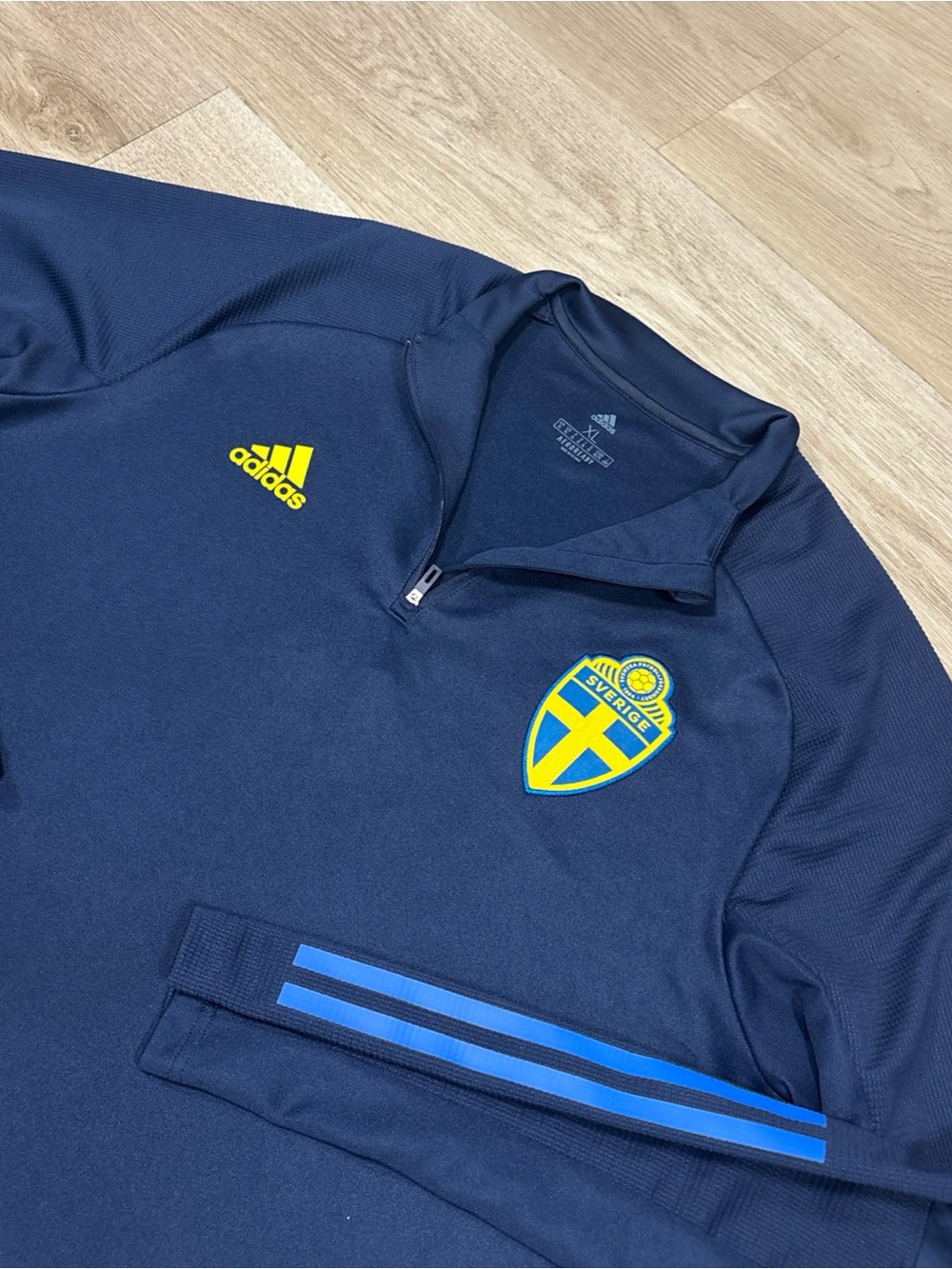MENS SWEDEN NATIONAL 2019/2020 TRAINING TOP SOCCER FOOTBALL SHIRT JERSEY SIZE XL